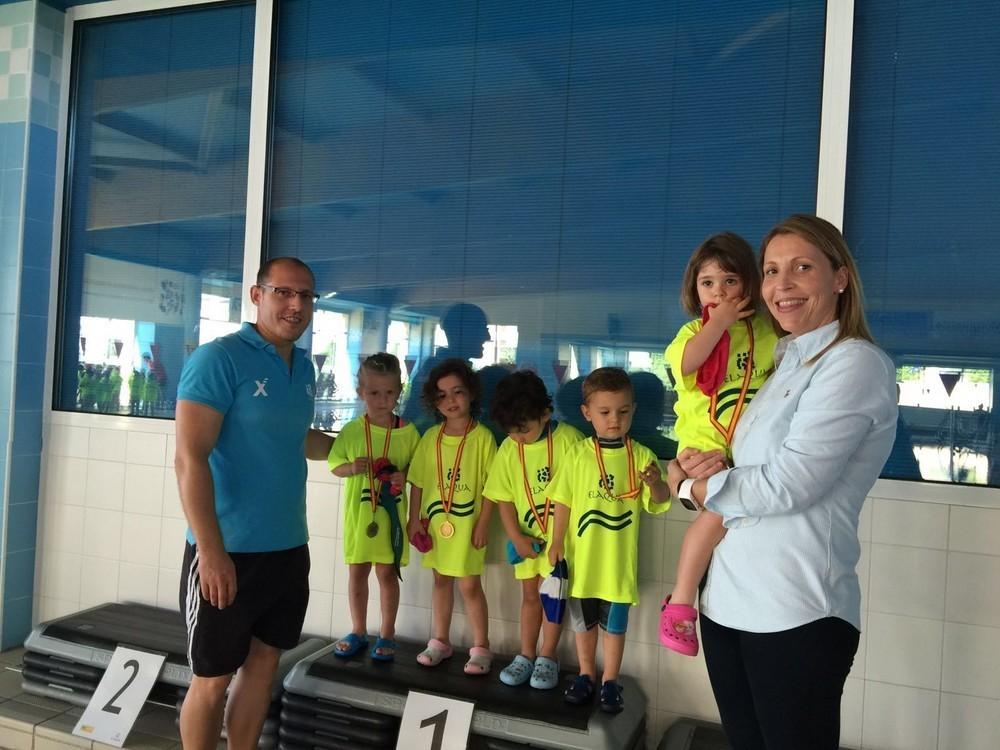 La Piscina Municipal de El Ejido acoge este sábado el VIII Trofeo de Natación de San Isidro en el que participarán 225 niños