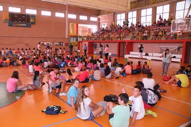 Abiertas las inscripciones para la Escuela y cursos de natación de verano en el Pabellón