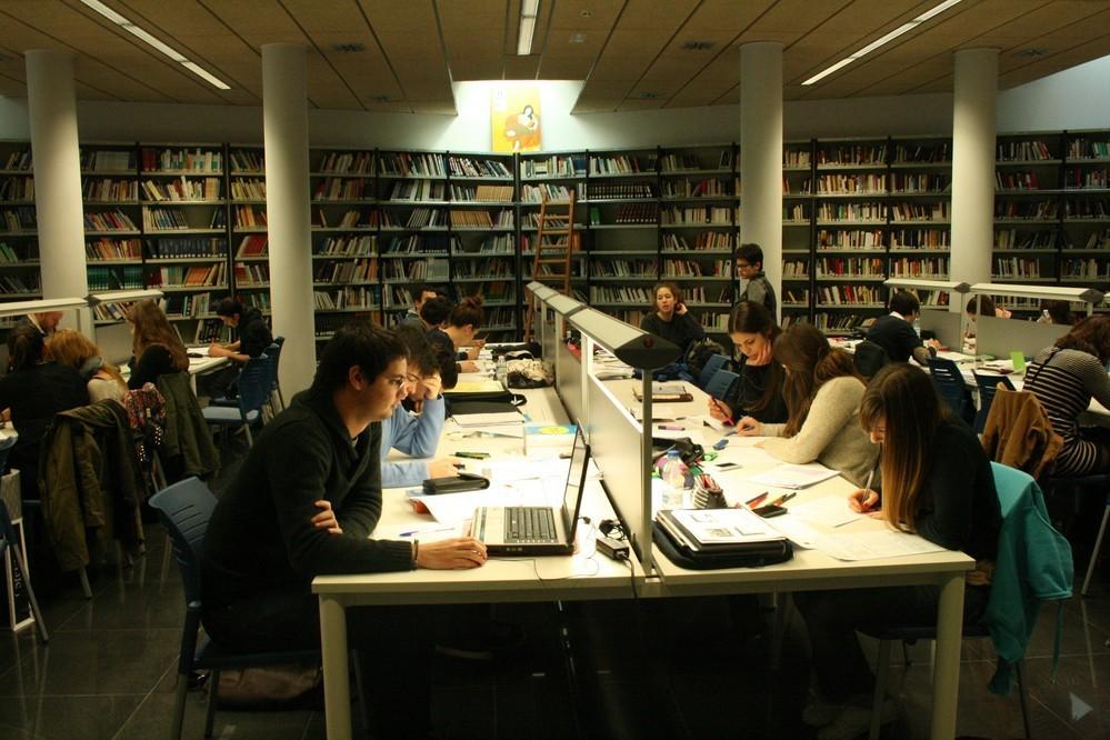 La Biblioteca de El Ejido ofrecerá este mes mayor flexibilidad horaria de cara a los exámenes de final de curso