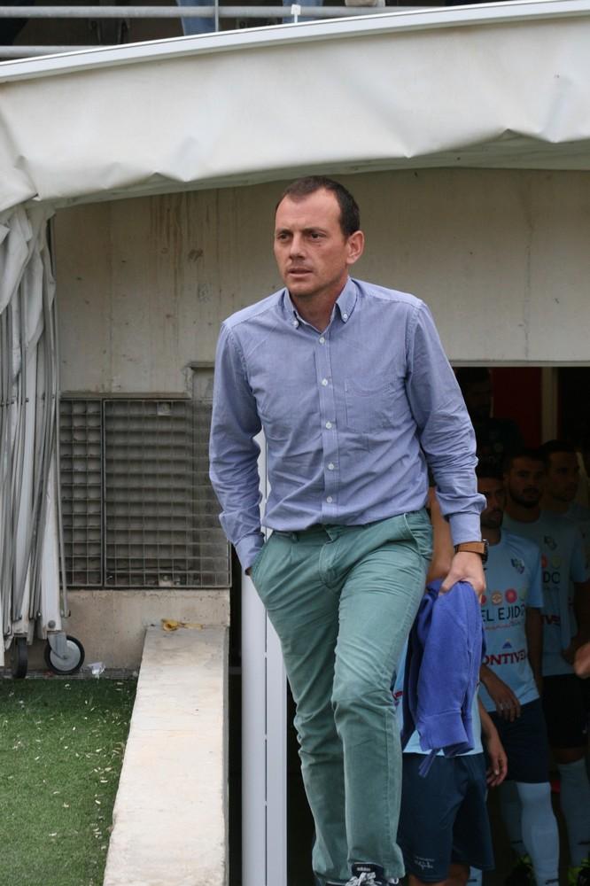 Alberto González renueva por tres temporadas