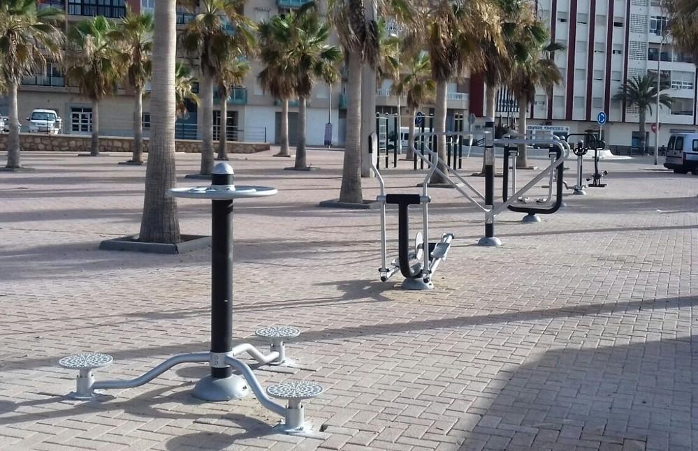 Completa renovación del parque biosaludable ubicado en El Palmeral