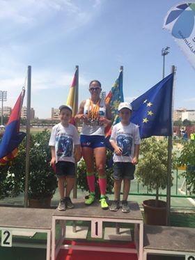 Paqui López se cuelga cinco medallas en el Campeonato de España de atletismo veterano