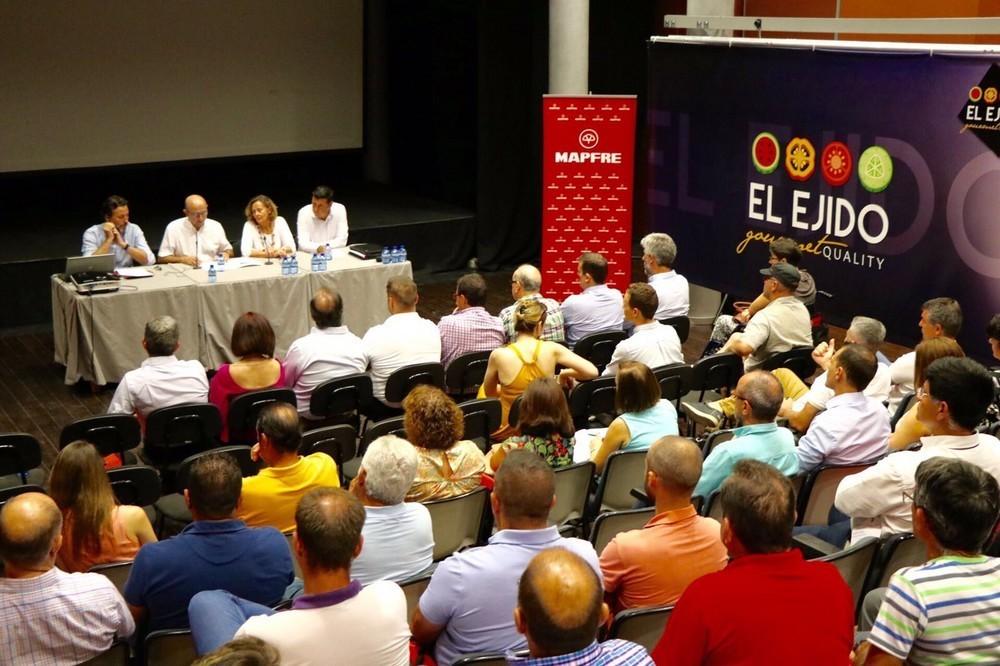 Más de un centenar de empresarios, aseguradoras y agricultores participan en la jornada de sensibilización sobre Agroseguros