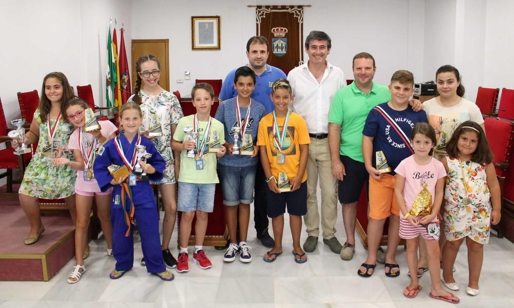 El Ayuntamiento de Adra reconoce a los abderitanos participantes en el Campeonato de Andalucía de Judo
