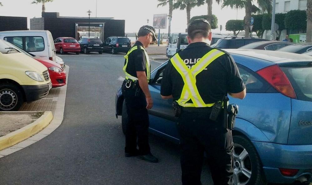 La Policía Local de Adra pondrá su atención en las condiciones del vehículo la próxima semana