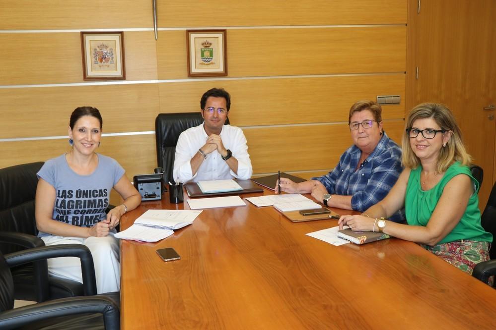 El Ayuntamiento de El Ejido trabaja ya en la planificación del curso escolar 2017/18 en materia de infraestructuras, recursos y actividades