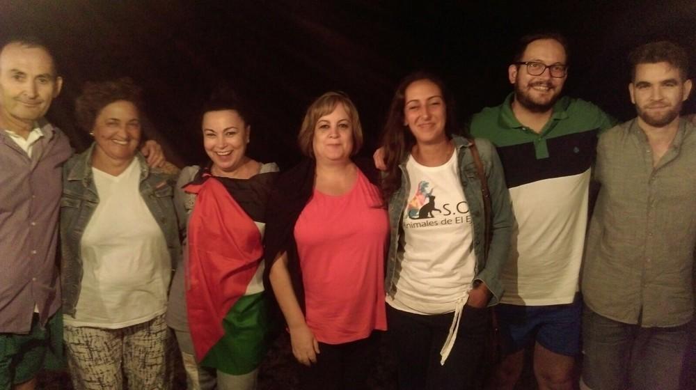 IU celebra su tradicional moraga de convivencia en la playa de Balerma