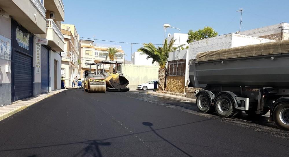 Concluye el primer paquete de obras de pavimentación en una docena de calles de Adra