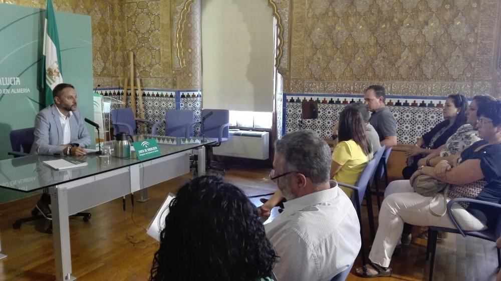 La Junta renueva el reconocimiento del Centro Comercial Abierto de Adra