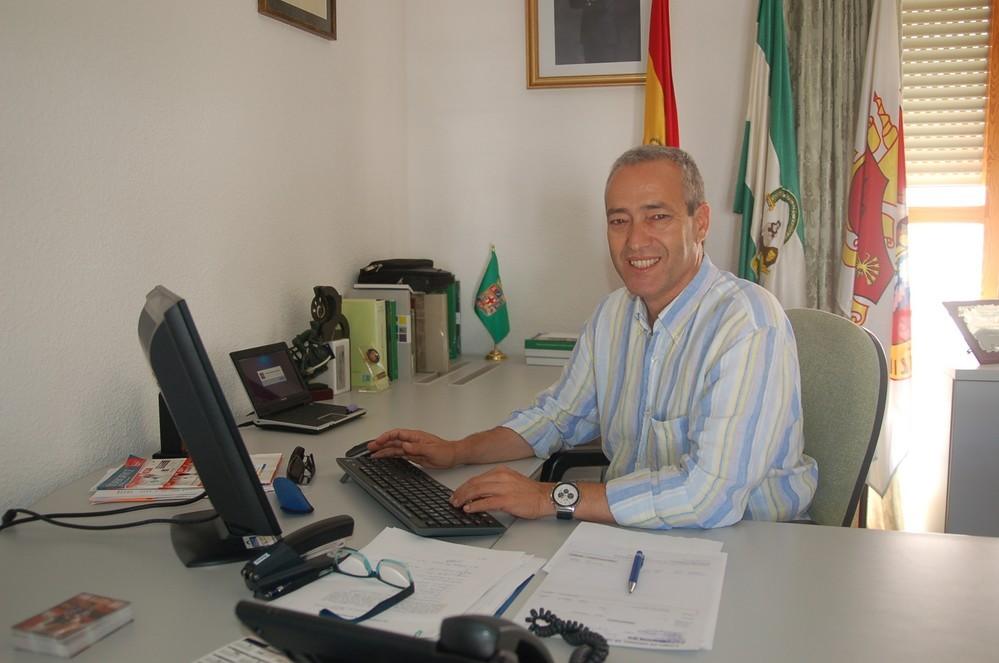 El PSOE de Dalías acusa al PP de “mentir” de manera “torticera” y niega que se reduzcan las plazas de Policía