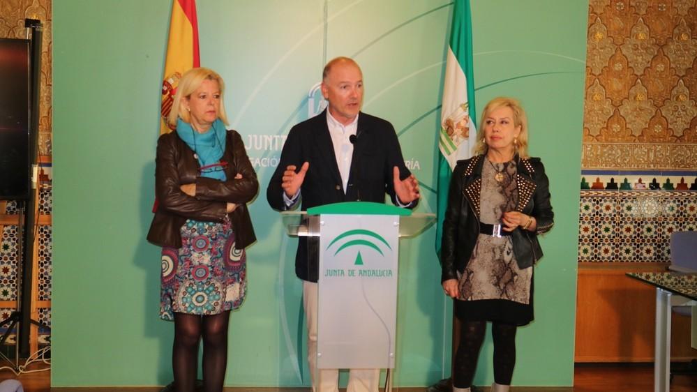 La Junta recibe 5 ofertas para elaborar los pliegos de la renovación de las líneas de autobús de Almería, Roquetas y El Ejido