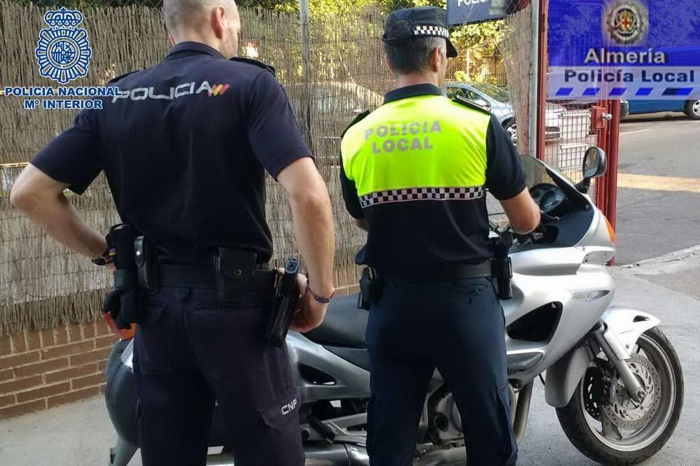 Detenidos cuatro jóvenes, uno de ellos menor de edad, responsables del robo de más de una veintena de ciclomotores en Almería