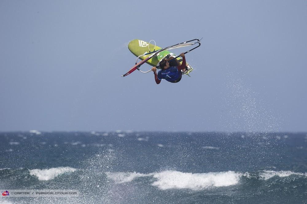 Víctor Fernández, segundo en Tenerife y también en el Mundial a falta de dos pruebas