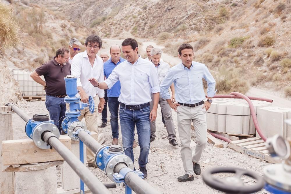 Diputación soluciona el problema histórico de agua del barrio abderitano de La Alquería