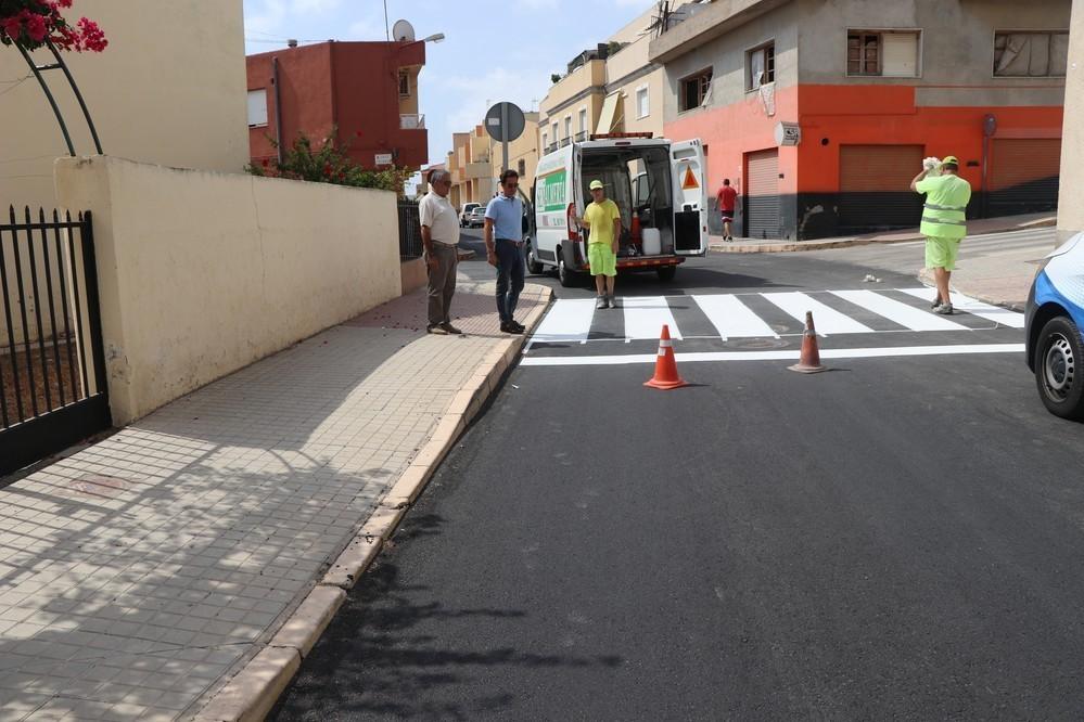 La Avenida América de El Ejido ya cuenta con el firma de la calzada renovado