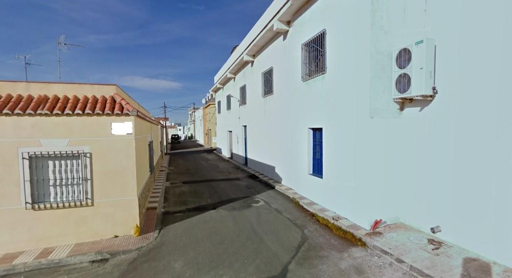 Una mujer resulta gravemente herida durante el robo en un domicilio de Adra