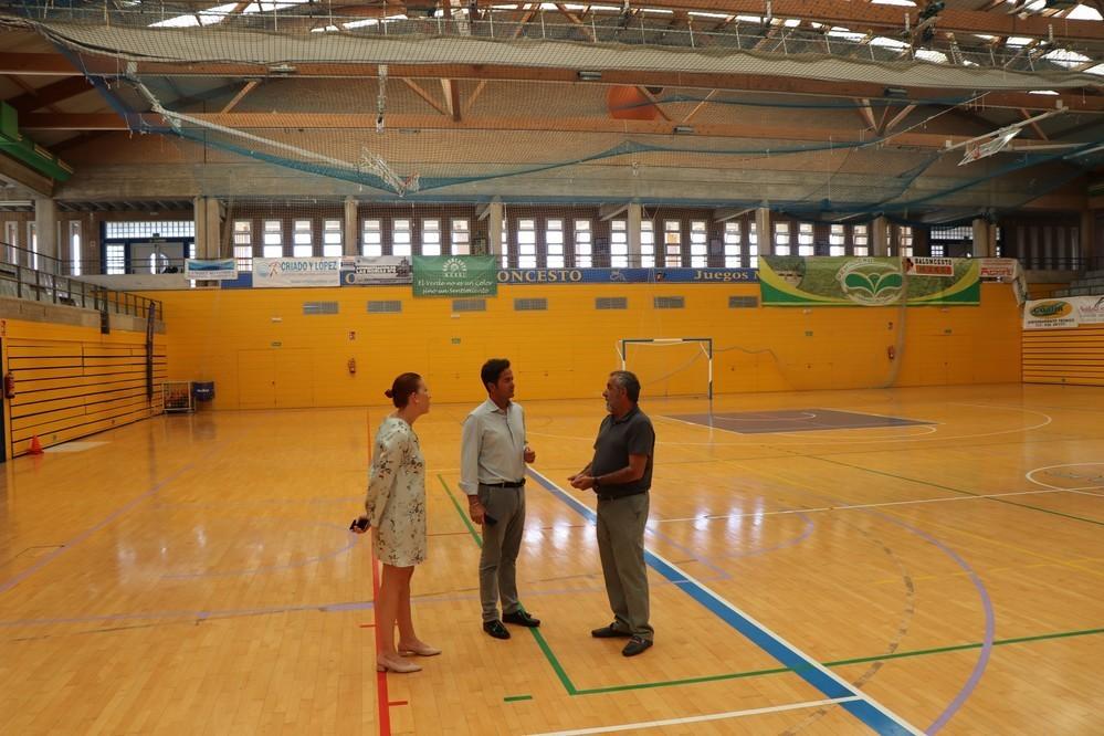 Los trabajos de modernización de la cubierta del Pabellón de Deportes de El Ejido mejorarán sus condiciones de uso  y funcionalidad