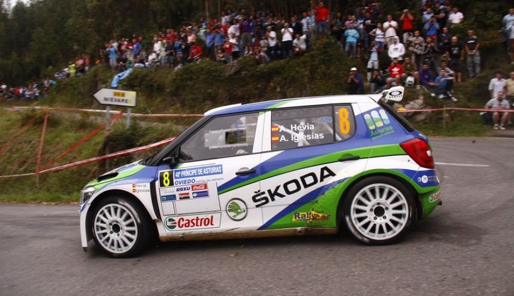 El piloto vicario Manuel Maldonado, en la popular Gr. A Legend Rally de Asturias
