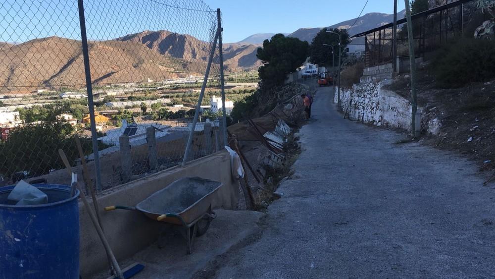 El Ayuntamiento de Berja repara varias calles en el Cerrillo de Pago y El Llanete