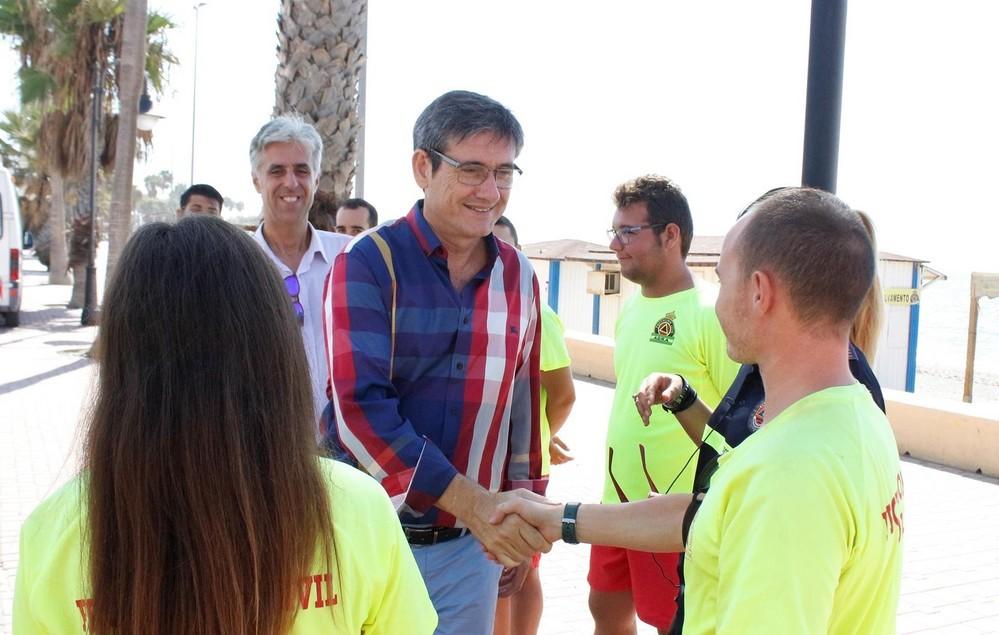 Manuel Cortés destaca el buen desarrollo del operativo de vigilancia de playas durante el verano