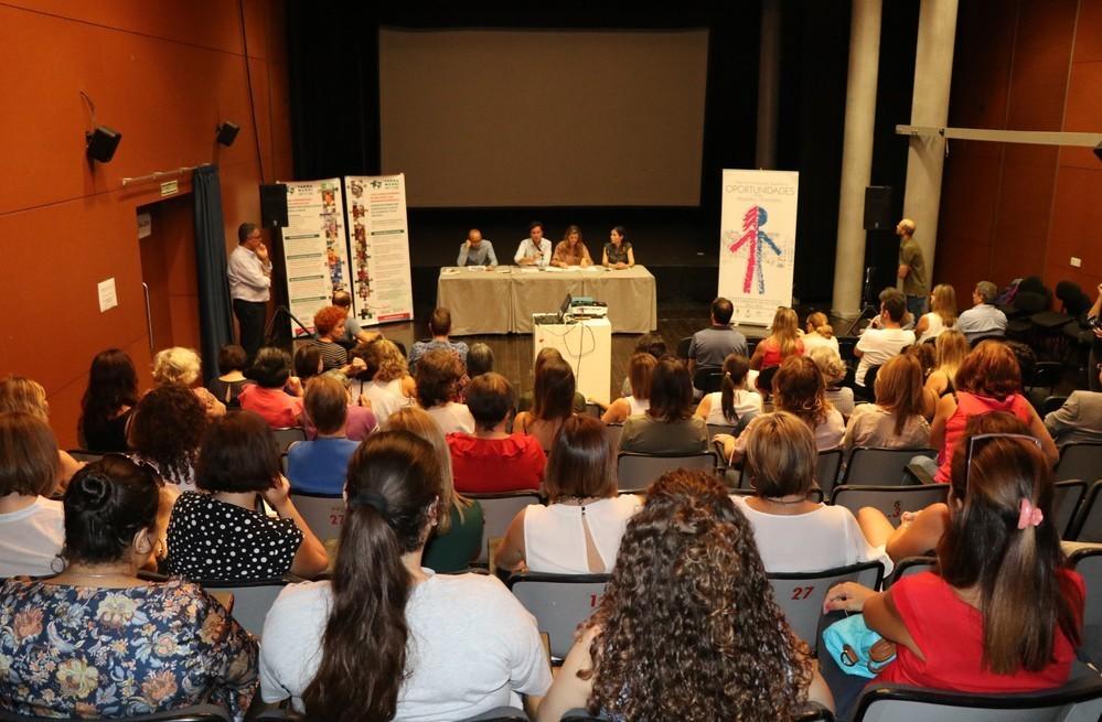 El Ejido levanta su voz contra la explotación sexual y el tráfico de personas con actividades de concienciación social