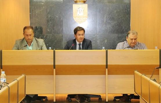 El Pleno aprueba solicitar la eliminación o incremento de la tasa de reposición de Policía Local y cubrir los catálogos de puestos de las FFCCSS presentes en El Ejido