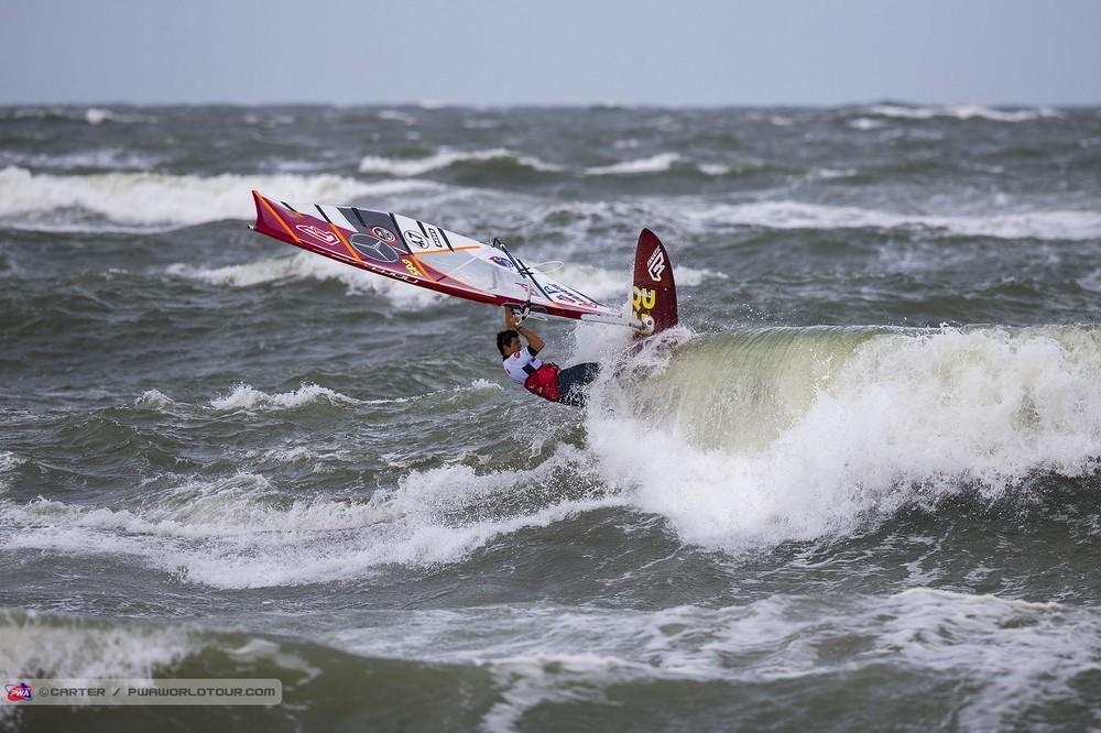 Víctor Fernández , listo para la tercera prueba del Mundial de Olas en Sylt