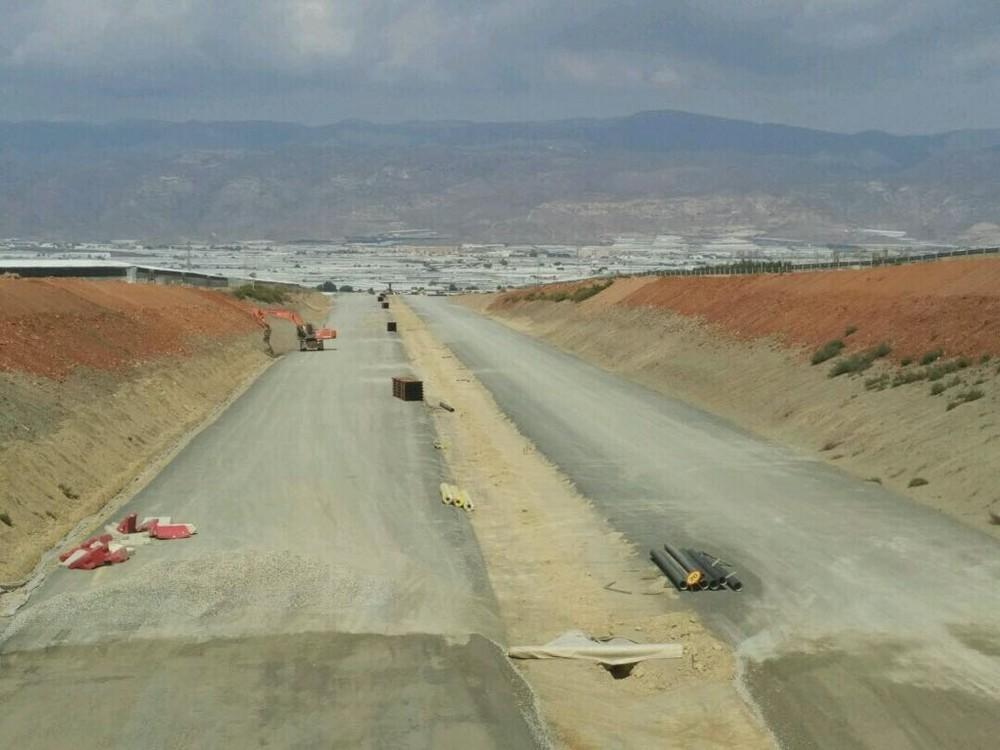 La Junta finalizará en noviembre el enlace de La Mojonera y los ramales de acceso a las playas de la variante de Roquetas