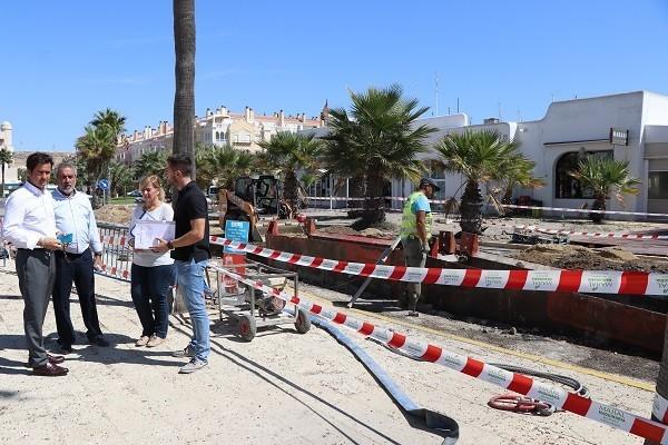 La obras de la red de pluviales resolverán los problemas de anegaciones en la dársena de la Batea y la calle Faro de Almerimar