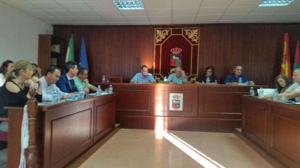 Vícar se suma a la Declaración institucional de la FEMP en apoyo a los alcaldes y concejales catalanes que desempeñan sus funciones dentro de la legalidad