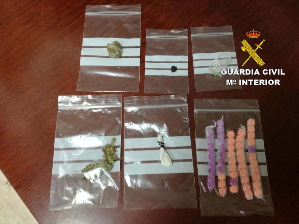 La Guardia Civil detiene a una persona por un delito contra la salud pública en Roquetas