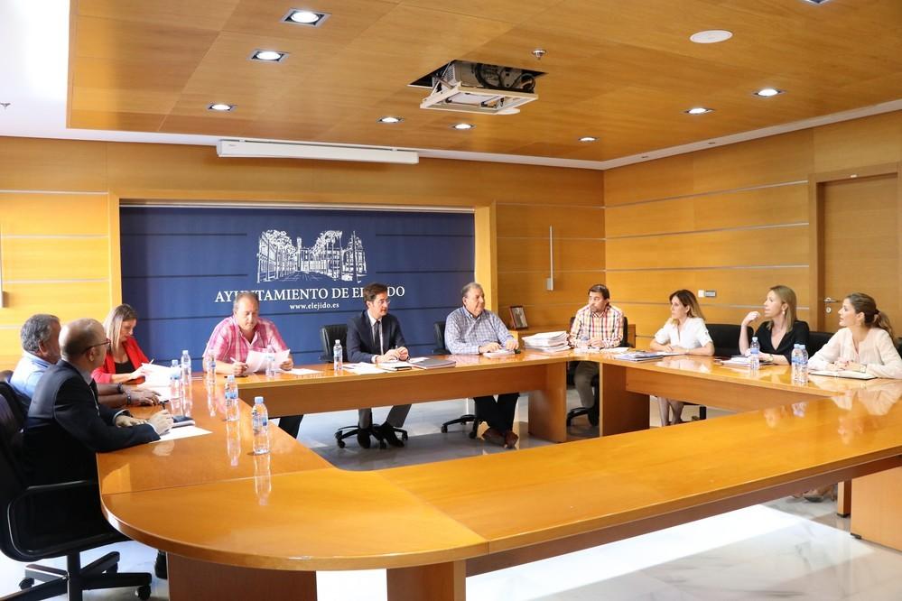 El Ayuntamiento de El Ejido destinará 80.000 euros a la realización de acciones formativas para el curso 2017/18