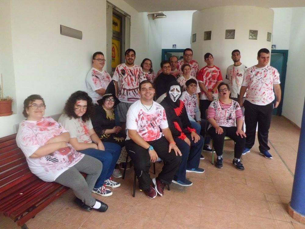 La asociación 'Activa Tu Ocio y Di Capacitados' anima a todos a pasarlo ‘de miedo’ en la II Carrera-Marcha Solidaria de Halloween