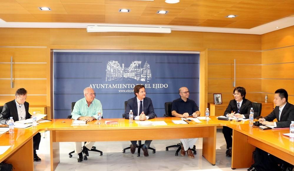 Góngora recibe a empresarios japoneses interesados en la tecnificación y excelencia del modelo agrícola que cuenta con certificación Global GAP