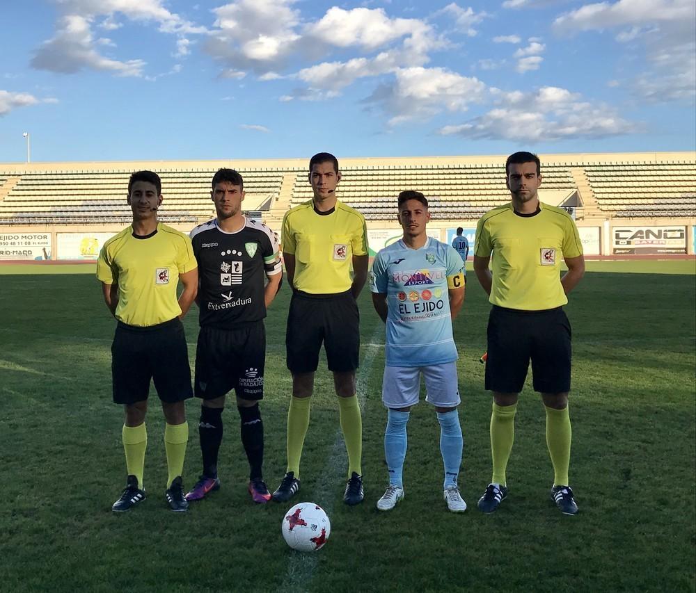 El CD El Ejido vence con claridad y se sacude los complejos con una goleada al Villanovense