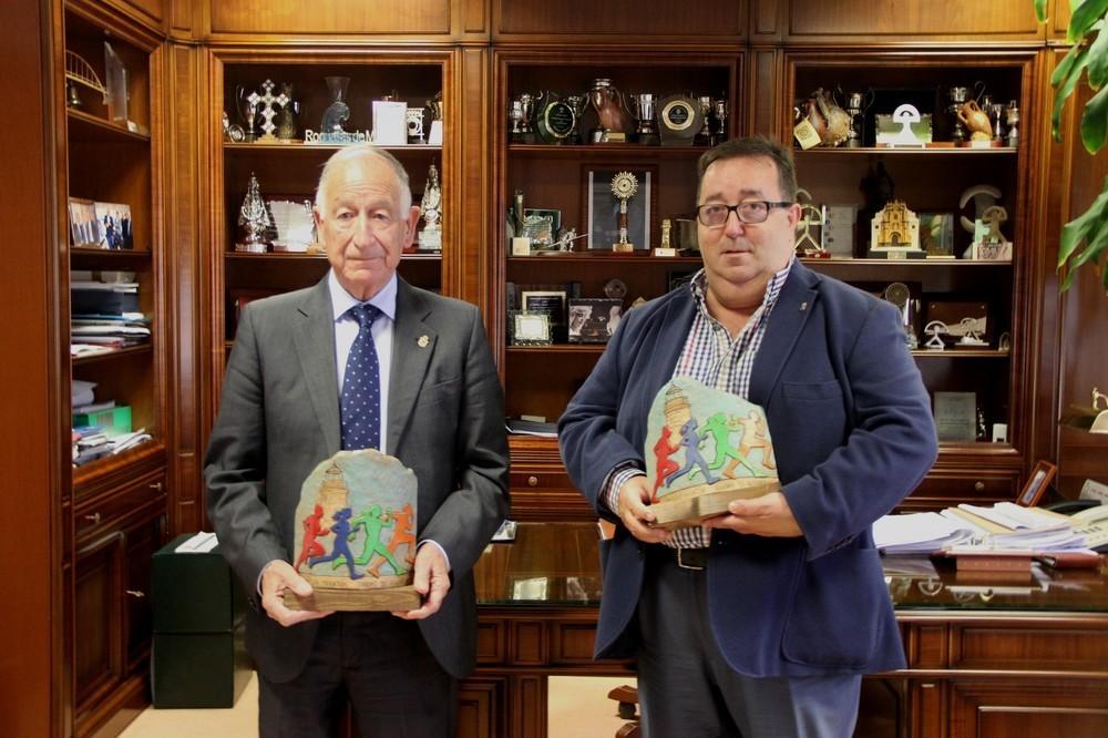 Ya se conocen los trofeos de la I Media Maratón Ciudad de Roquetas de Mar