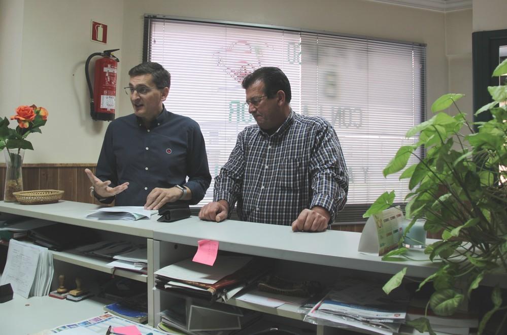 El PSOE inicia en El Ejido una ronda de visitas para explicar a las autoescuelas su propuesta para resolver el conflicto de los examinadores de tráfico