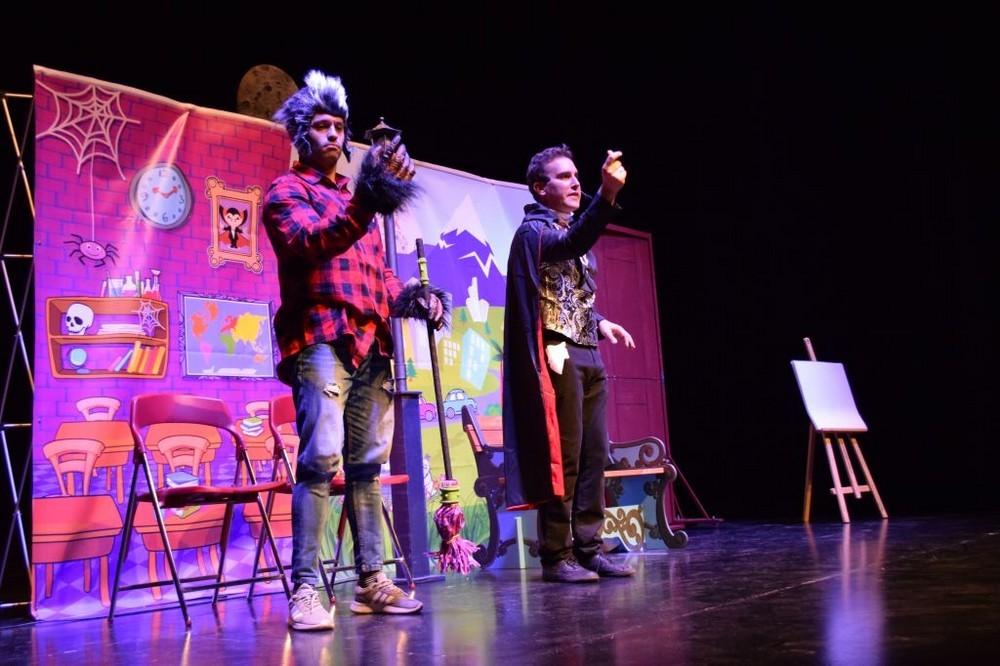 Escolares vicarios se conciencian a cerca del autismo de la mano de Creailusión y su espectáculo 'Aventura Especial'