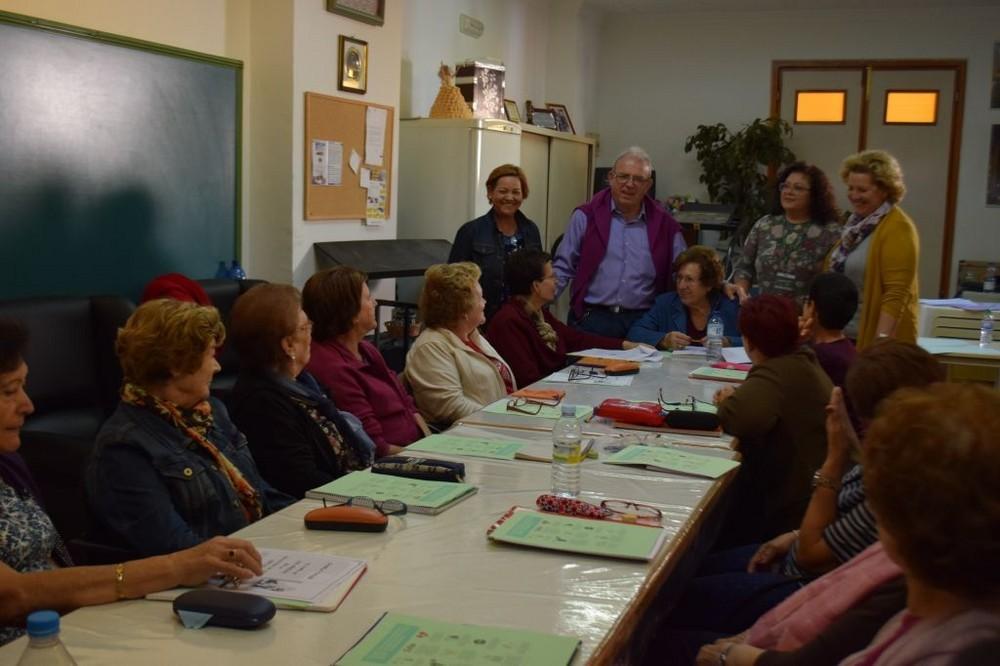 Culmina con éxito el primer ciclo de charlas-taller sobre el papel de los abuelos en la educación de los nietos