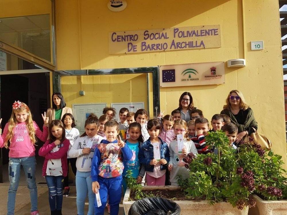 Alumnos del CEIP Profesor Tierno Galván visitan la Biblioteca de Barrio Archilla-Cañada Sebastiana
