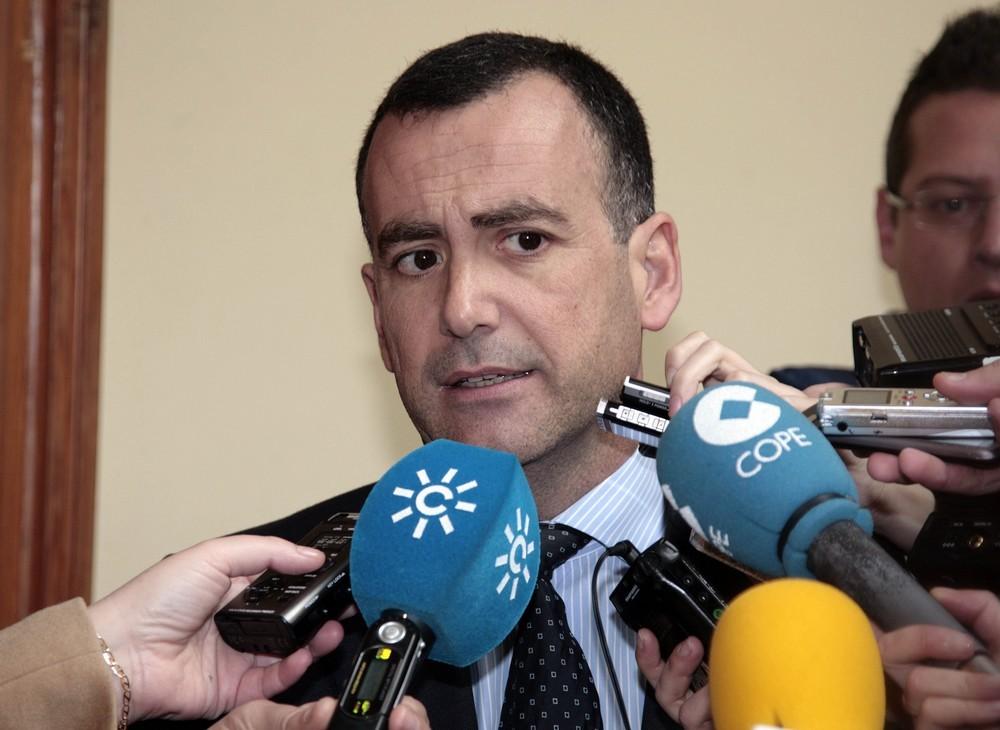 El PP afirma que el empuje del alcalde de Roquetas logra que se finalice la variante, mientras la Autovía del Almanzora sigue parada