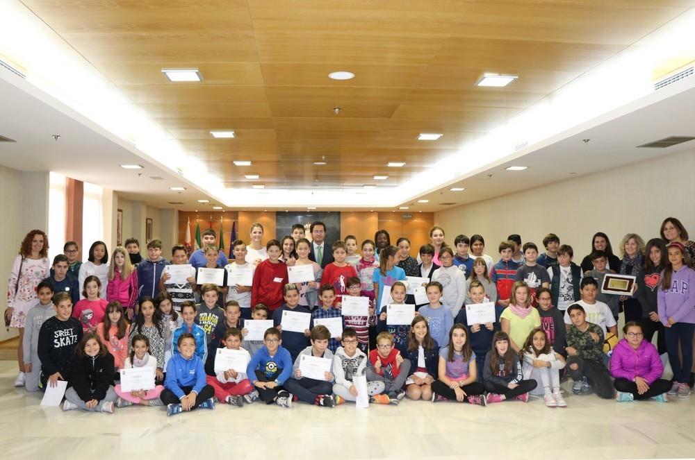 Un Pleno Infantil da comienzo a la Semana de la Infancia que incluye propuestas que promueven su implicación social y favorecen su educación