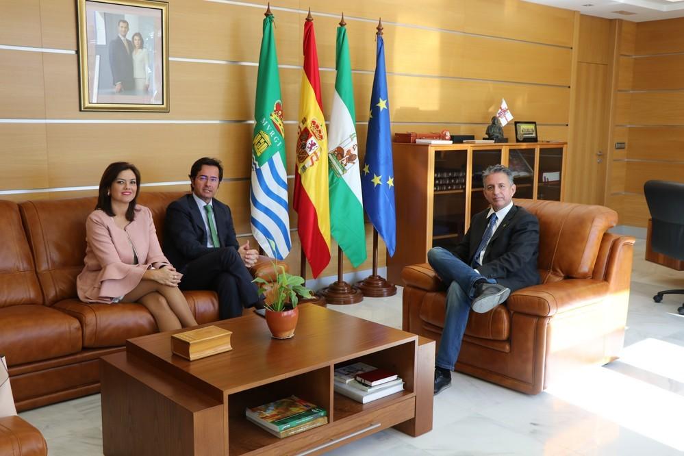 El alcalde de El Ejido se reúne con el nuevo presidente del Colegio de Fisioterapeutas de Andalucía