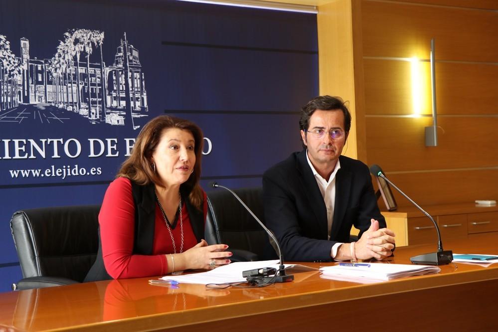 Crespo traslada a Góngora las enmiendas al Presupuesto andaluz que ha presentado el PP para El Ejido