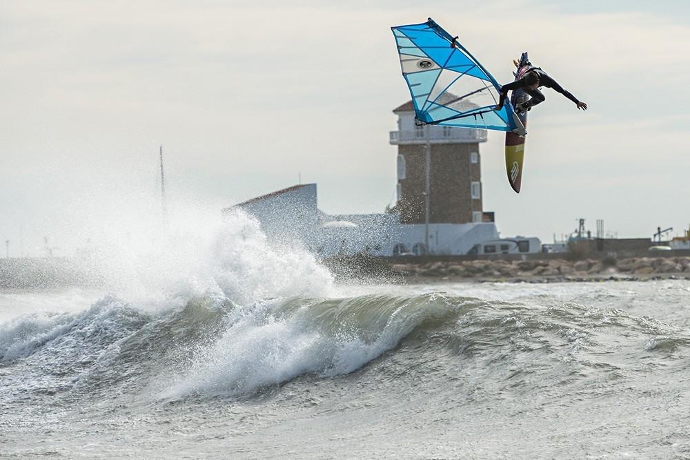 Víctor Fernández acogerá en su centro de Almerimar el Campeonato de España Fundboard CEF y el mundial Junior de la PWA del 2 al 5 de enero