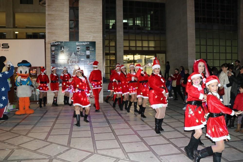 La Navidad llega ‘sobre patines’ e ilumina todo El Ejido