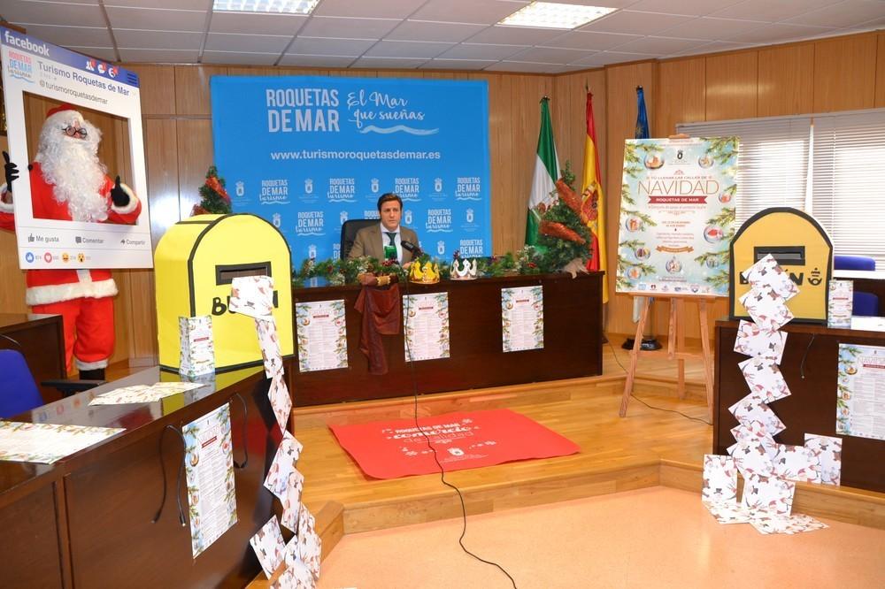 La Concejalía de Comercio de Roquetas programa 30 actividades navideñas para apoyar el comercio local