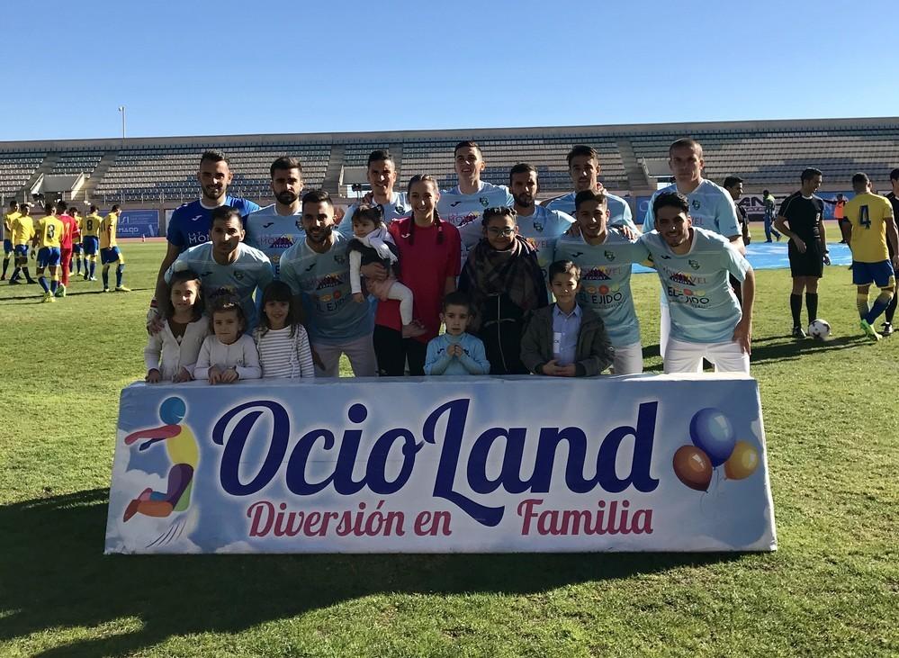 El CD El Ejido se aprovecha de la debilidad canaria