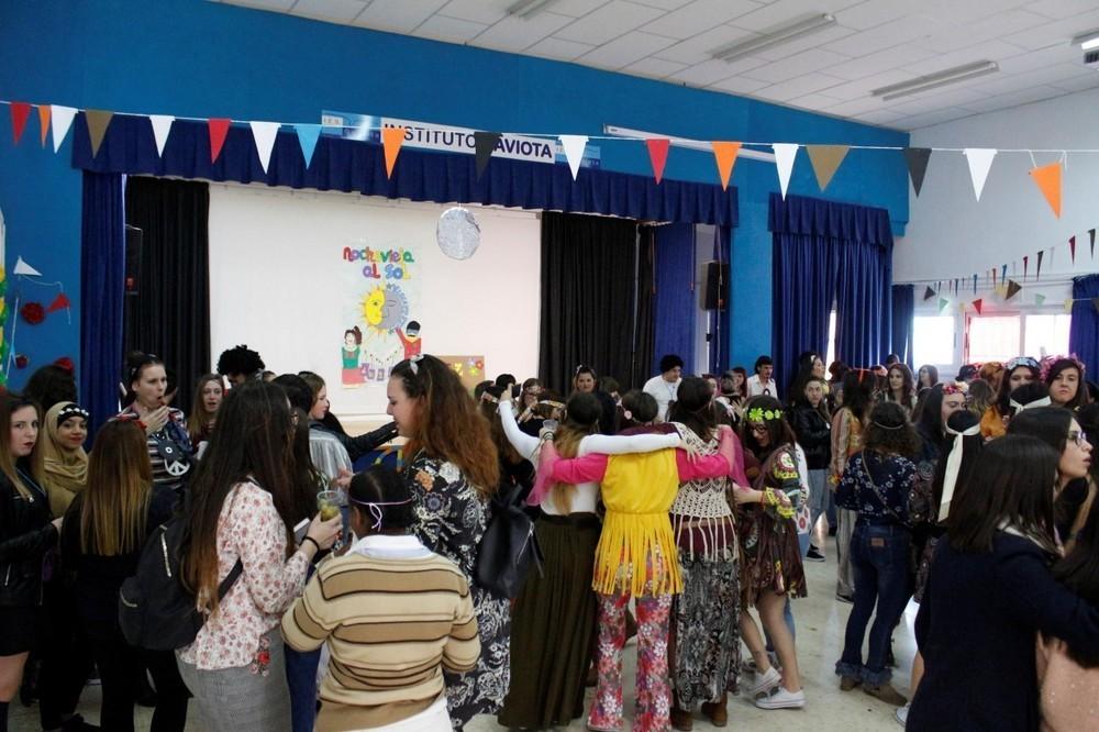 El IES Gaviota de Adra celebra su 'Nochevieja al sol'