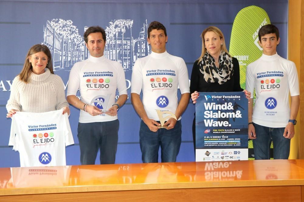 Almerimar acoge la primera prueba del Mundial de Windsurf Junior de la PWA y circuito nacional de Fundboard